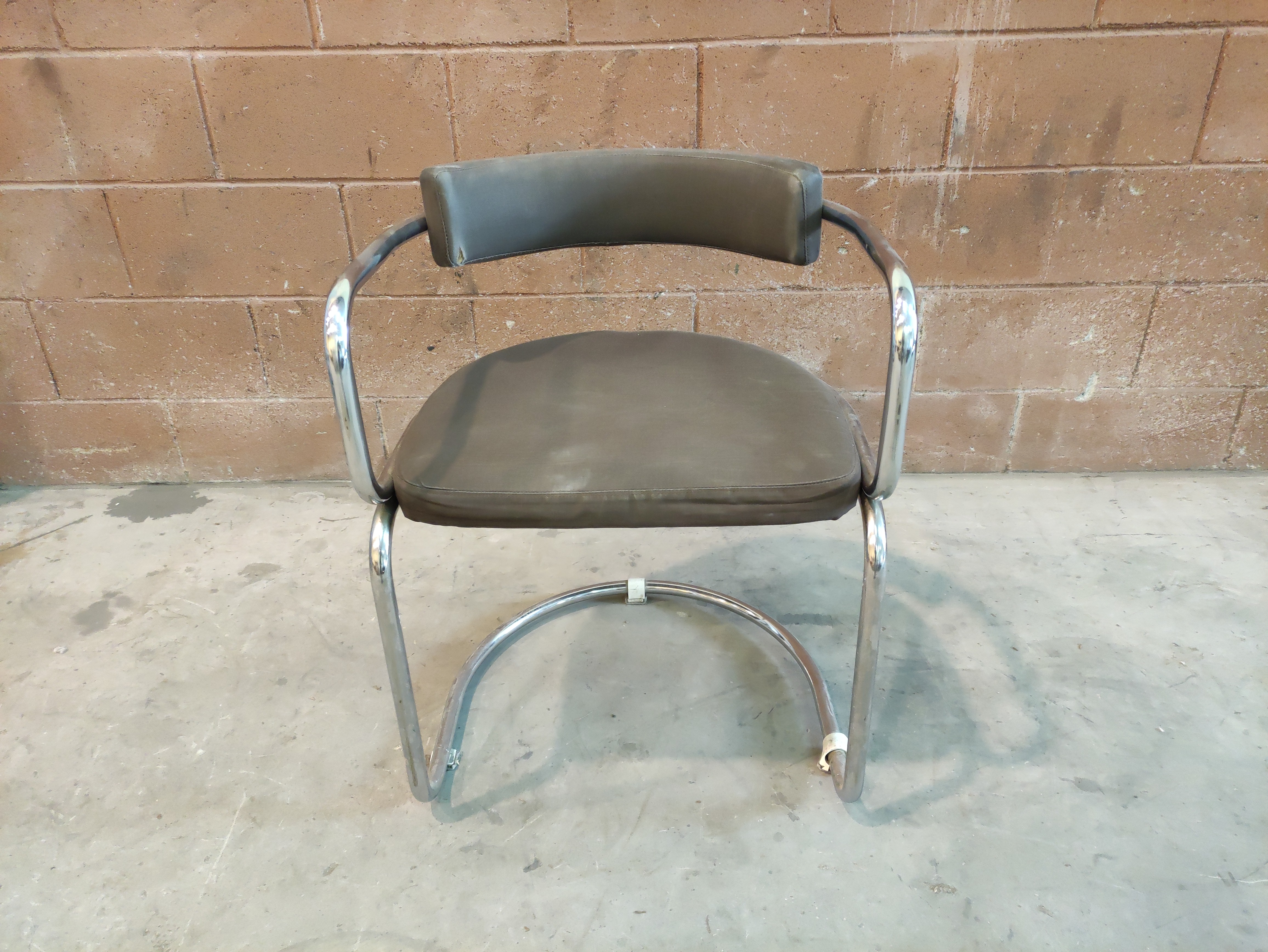 silla inox piel marron (22eu) 1u